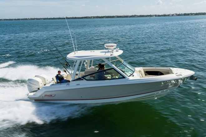 2023 24' Boston Whaler 240 Vantage