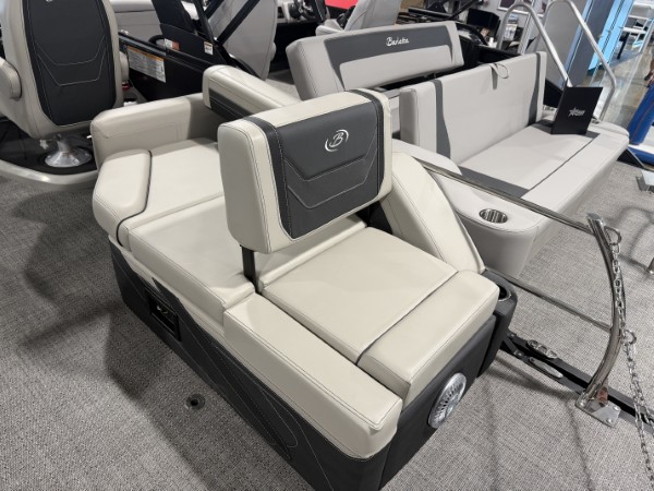 a01QO00000e9JIxYAM_27 (Custom).jpg