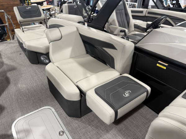 a01QO00000e9JIxYAM_18 (Custom).jpg