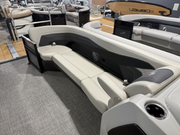 a01QO00000e9JIxYAM_17 (Custom).jpg