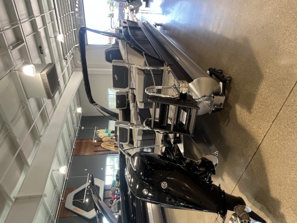 a01QO00000e9JIxYAM_29 (Custom).jpg