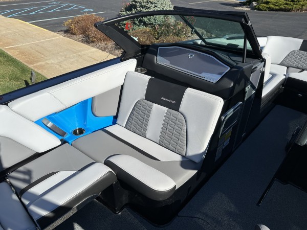 a013o00000w03RsAAI_21 (Custom).jpg