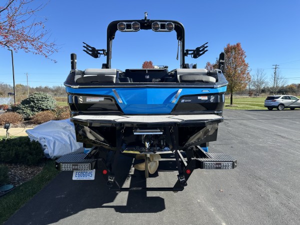 a013o00000w03RsAAI_14 (Custom).jpg