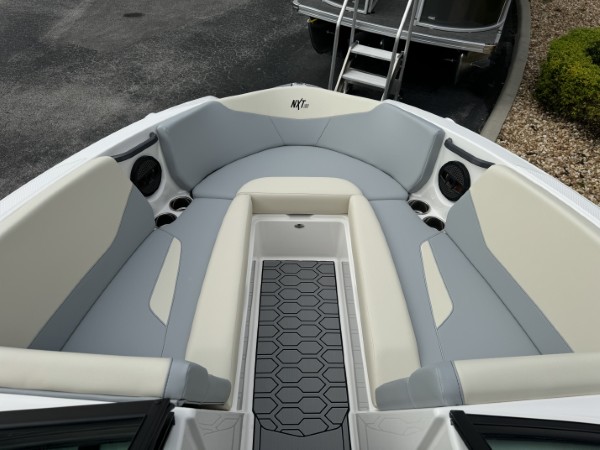 a01QO00000KYsyaYAD_18 (Custom).jpg