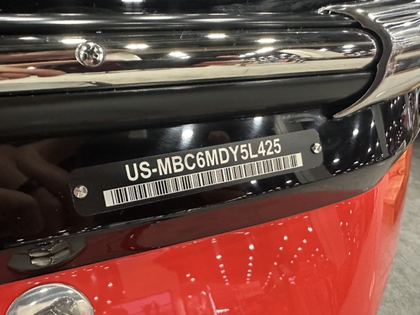 a01QO00000PzJnMYAV_26 (Custom).jpg