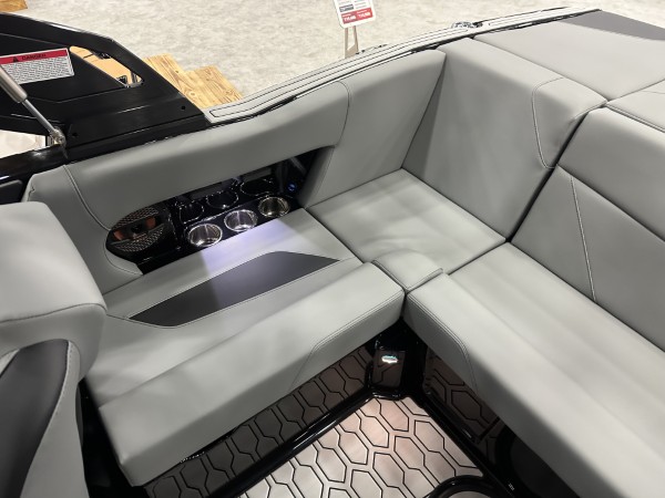 a01QO00000PzJnMYAV_22 (Custom).jpg