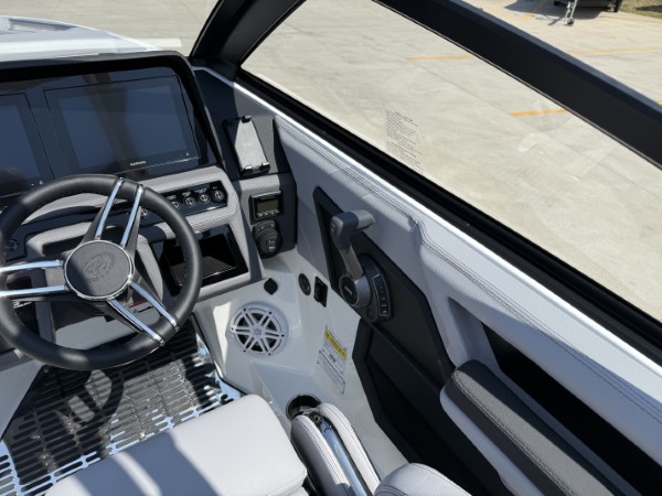 a01QO00000fF6f0YAC_21 (Custom).jpg