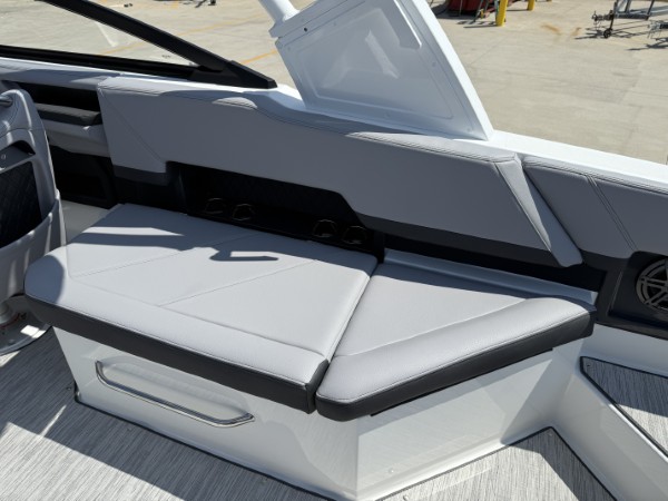 a01QO00000fF6f0YAC_18 (Custom).jpg