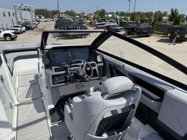 a01QO00000fF6f0YAC_19 (Custom).jpg