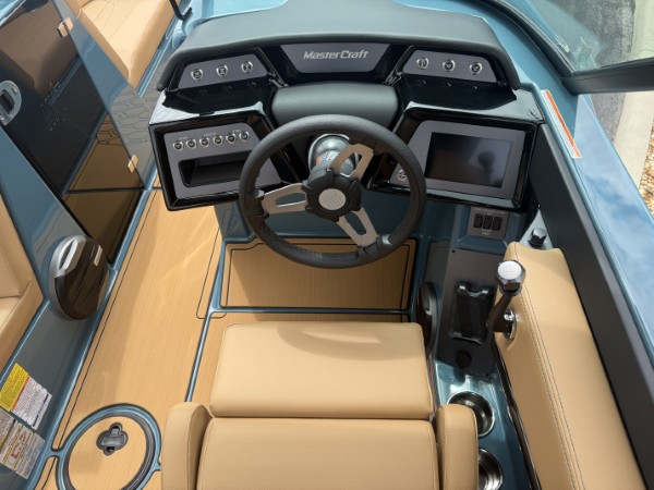 a01QO00000lZwxJYAS_25 (Custom).jpg