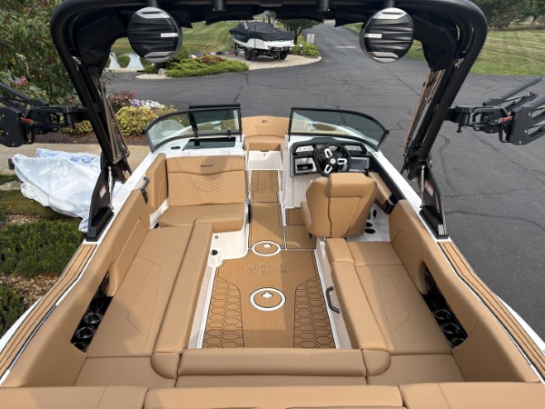 a01QO00000oGNn3YAG_17 (Custom).jpg