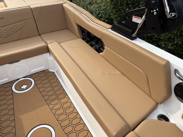 a01QO00000oGNn3YAG_22 (Custom).jpg