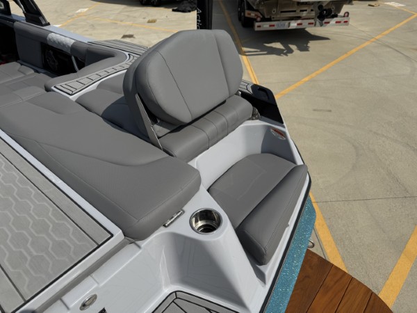 a013o00000vzv4IAAQ_20 (Custom).jpg