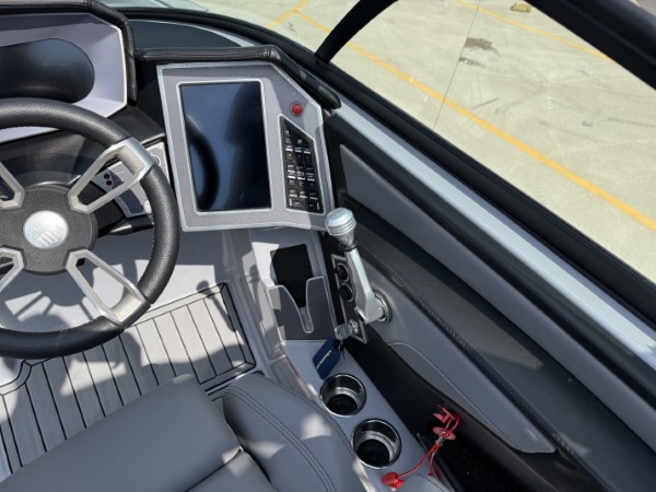 a013o00000vzv4IAAQ_27 (Custom).jpg