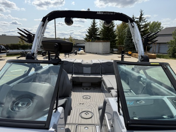 a013o00000vzv4IAAQ_32 (Custom).jpg