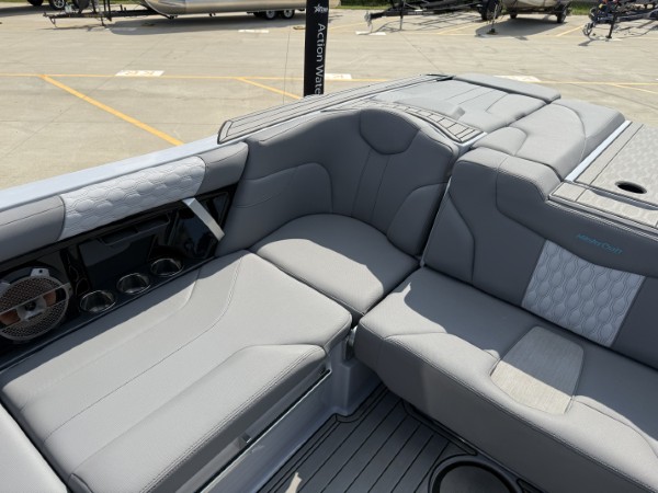 a013o00000vzv4IAAQ_22 (Custom).jpg