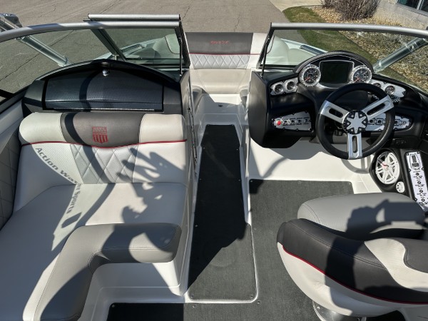 a013o00000wSw6xAAC_17 (Custom).jpg