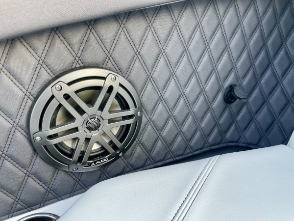 a01QO000001FUYLYA4_19 (Custom).jpg