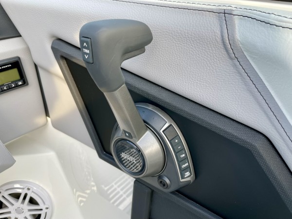 a01QO000001FUYLYA4_24 (Custom).jpg