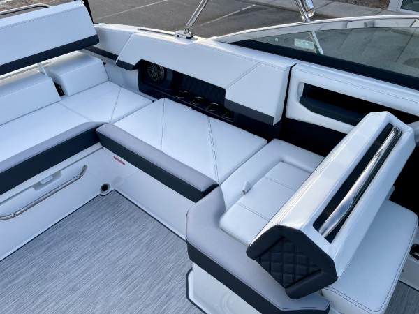 a01QO000001FUYLYA4_28 (Custom).jpg