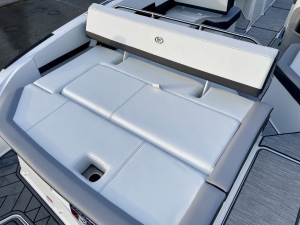 a01QO000001FUYLYA4_35 (Custom).jpg