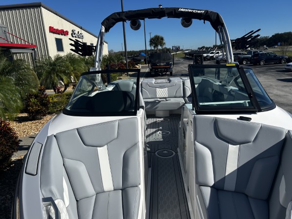 a01QO000003pLyPYAU_11 (Custom).jpg