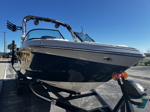 a01QO000003pLyPYAU_12 (Custom).jpg