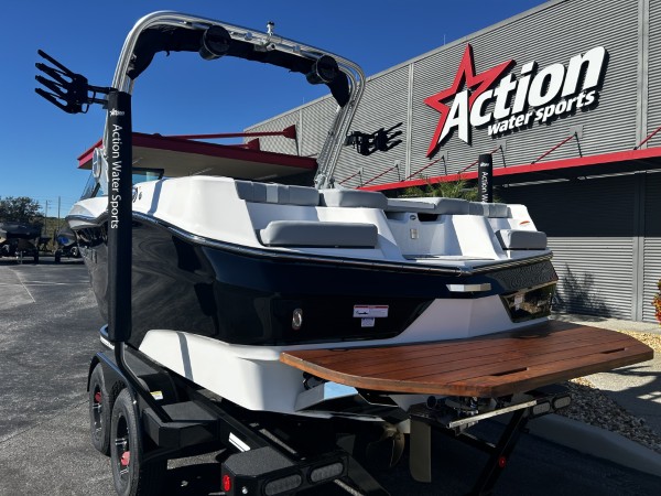 a01QO000003pLyPYAU_16 (Custom).jpg