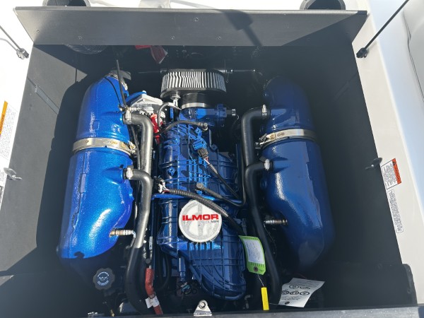 a01QO000003pLyPYAU_24 (Custom).jpg