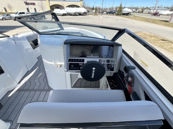 a01QO000005KgtCYAS_18 (Custom).jpg