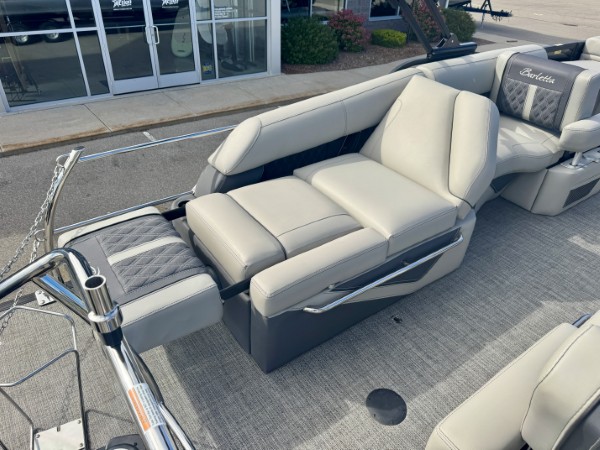 a01QO00000DkfK4YAJ_26 (Custom).jpg