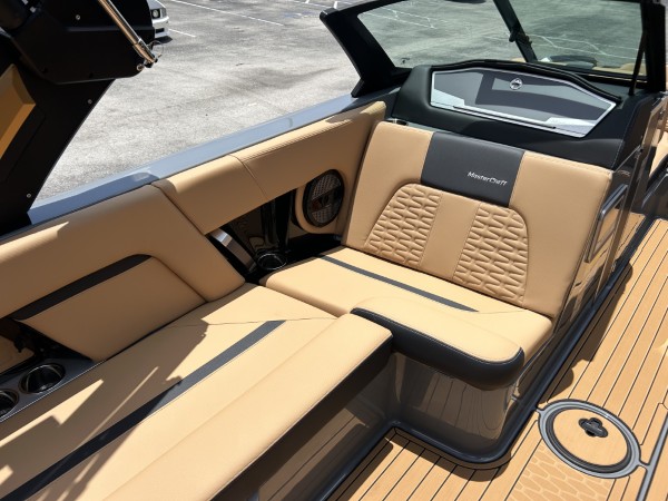 a01QO00000Ed5fjYAB_19 (Custom).jpg