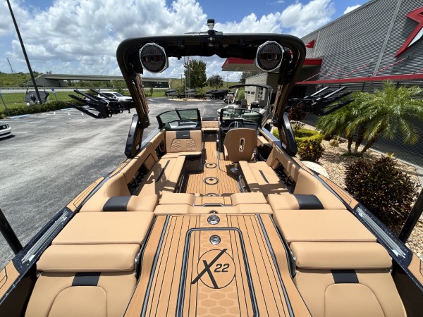 a01QO00000Ed5fjYAB_16 (Custom).jpg