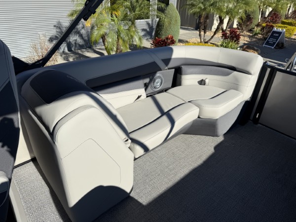 a01QO00000IWXRVYA5_23 (Custom).jpg