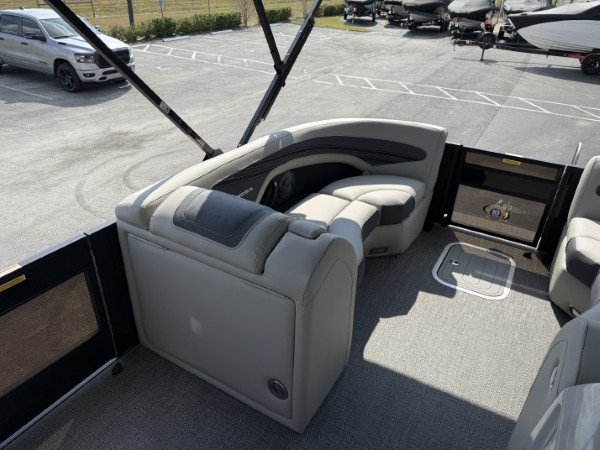 a01QO00000KpirYYAR_19 (Custom).jpg