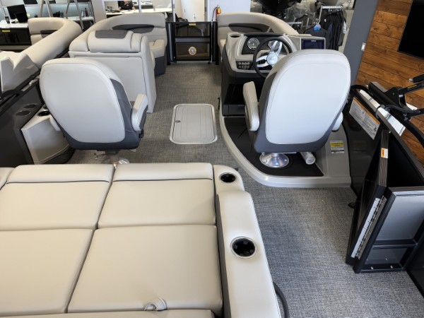 a01QO00000UGoUFYA1_20 (Custom).jpg