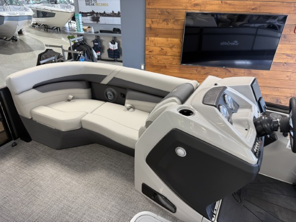 a01QO00000UGoUFYA1_19 (Custom).jpg