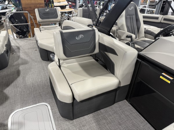 a01QO00000e9JIxYAM_19 (Custom).jpg