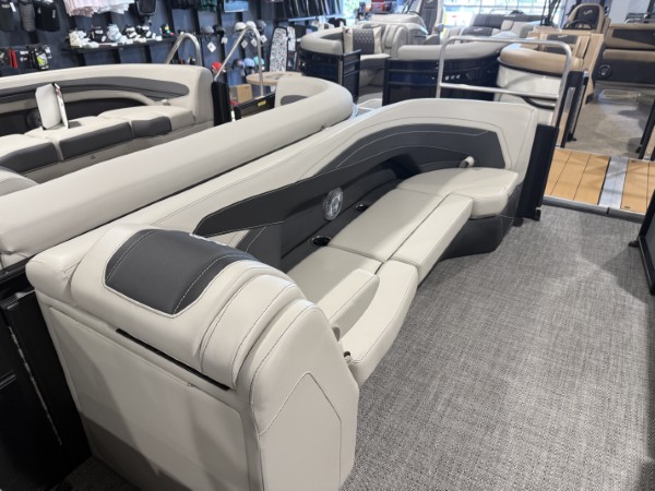 a01QO00000e9JIxYAM_15 (Custom).jpg