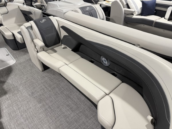 a01QO00000e9JIxYAM_14 (Custom).jpg