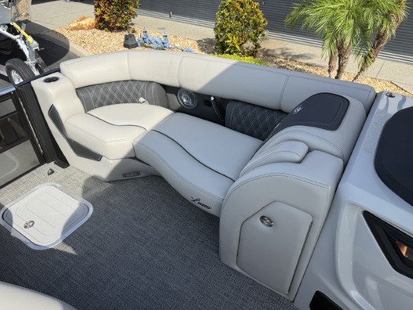 a01QO00000e9YD8YAM_21 (Custom).jpg