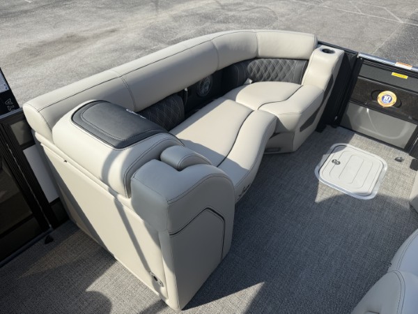 a01QO00000e9YD8YAM_20 (Custom).jpg