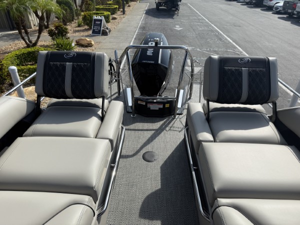 a01QO00000e9YD8YAM_26 (Custom).jpg