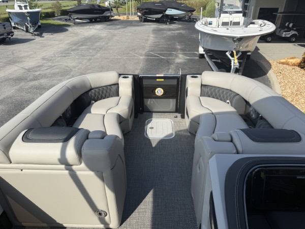 a01QO00000e9YD8YAM_19 (Custom).jpg