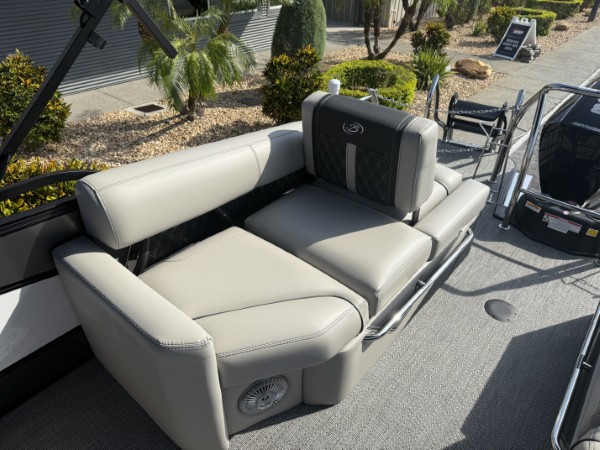 a01QO00000e9YD8YAM_25 (Custom).jpg