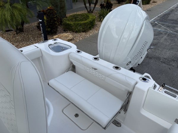 a01QO00000gTumfYAC_21 (Custom).jpg