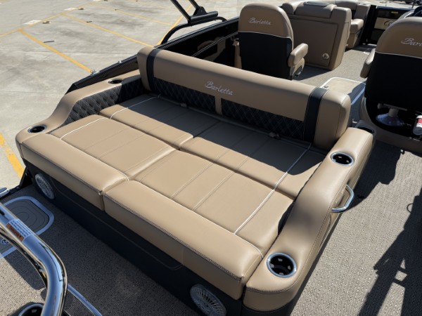 a01QO00000kI7NAYA0_20 (Custom).jpg