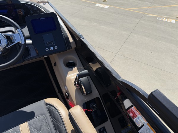 a01QO00000kI7NAYA0_23 (Custom).jpg