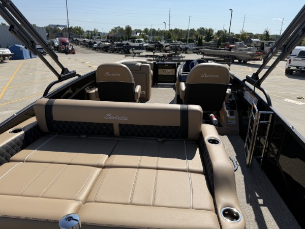 a01QO00000kI7NAYA0_19 (Custom).jpg