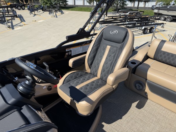 a01QO00000kI7NAYA0_21 (Custom).jpg